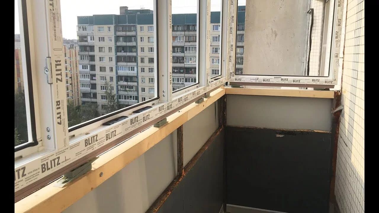 Замер по чистовому проёму, монтаж бригадой, уборка после работ.